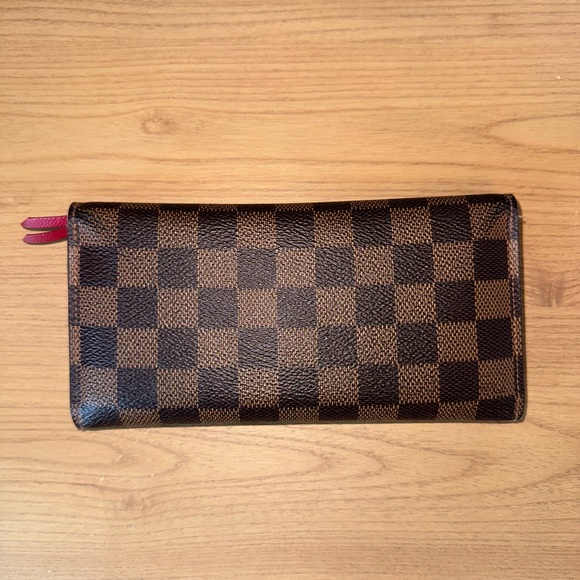 AUTHENTIC: Louis Vuitton Damier Ebene Josephine Wallet - Picture 3 of 5